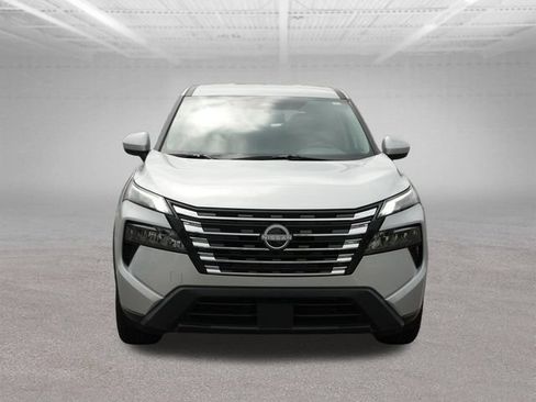 Used 2025 Nissan Rogue SV FWD image 2
