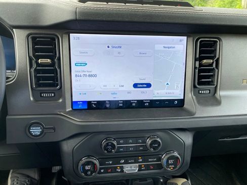 Used 2025 Ford Bronco Badlands AWD/4WD image 12