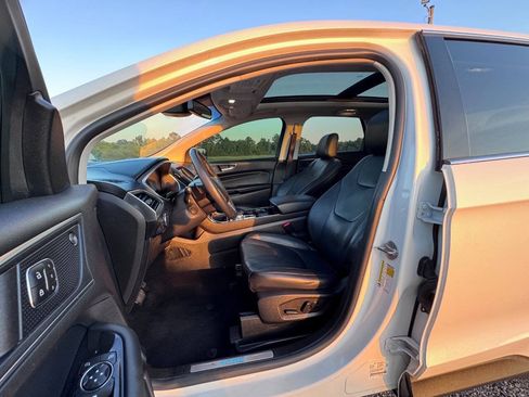 Used 2020 Ford Edge Titanium w/ Class II Trailer Tow Package AWD/4WD image 13