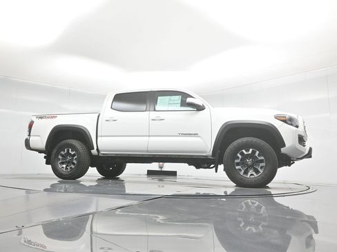 Used 2023 Toyota Tacoma TRD Off-Road image 3