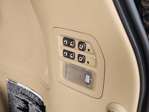 Used 2009 Lexus LX 570 4WD image 43