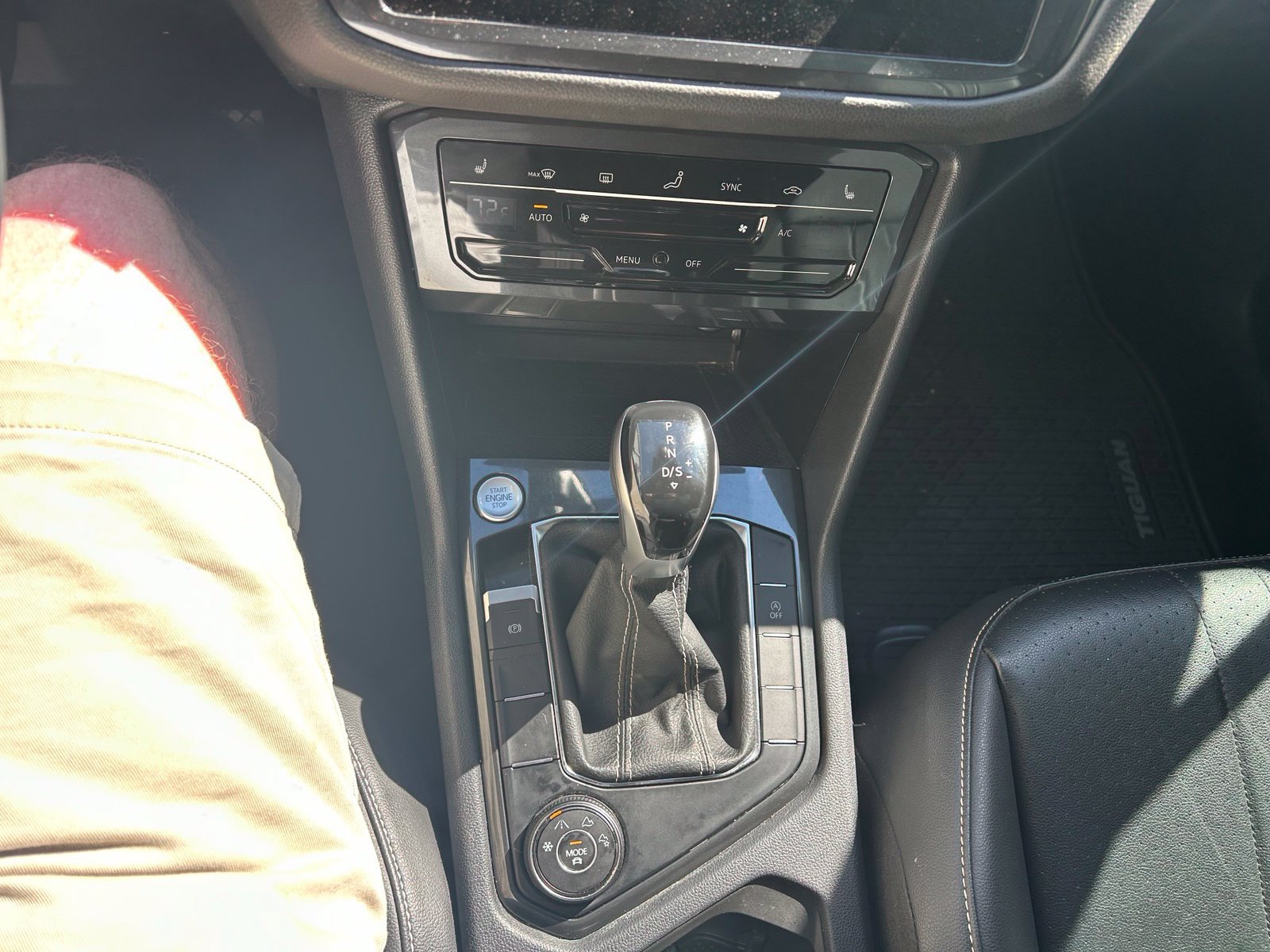 Used 2022 Volkswagen Tiguan SE AWD/4WD image 19