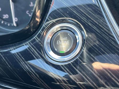 Used 2024 Cadillac XT6 Premium Luxury w/ Technology Package image 30