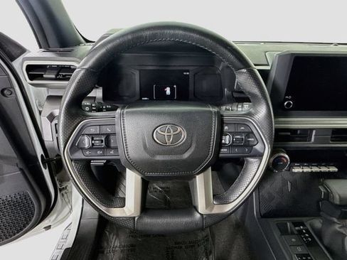 Certified 2025 Toyota 4Runner SR5 AWD/4WD image 13