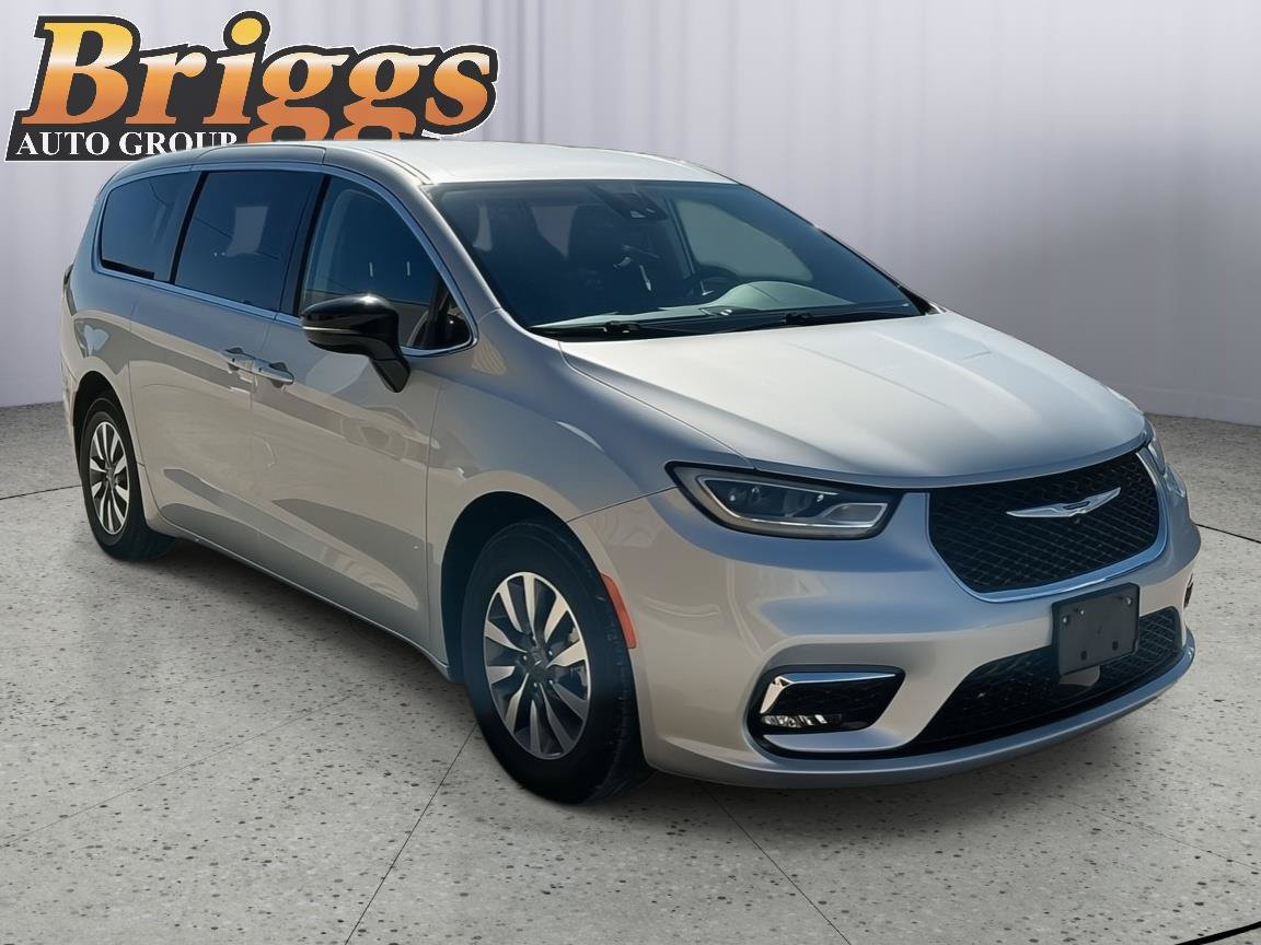 Used 2024 Chrysler Pacifica Limited FWD image 7