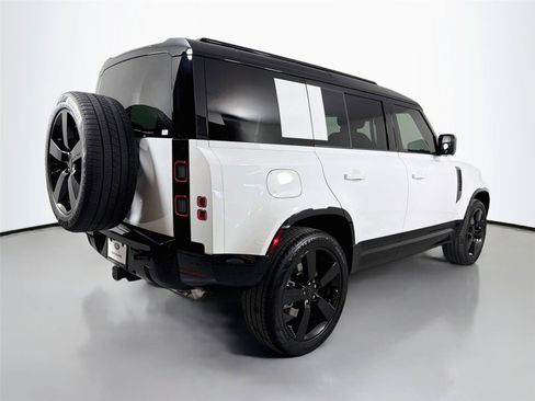 New 2026 Land Rover Defender 110 X-Dynamic SE AWD/4WD image 5