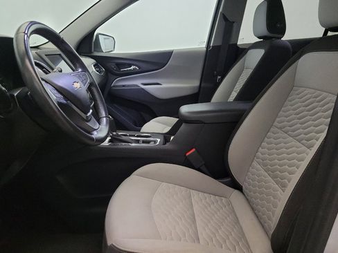 Used 2020 Chevrolet Equinox LT w/ Driver Convenience Package image 17