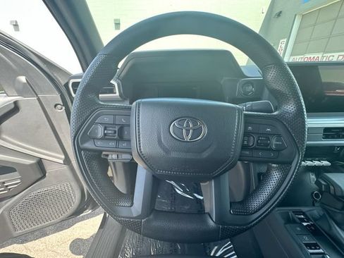 Used 2026 Toyota Tacoma SR5 AWD/4WD image 16
