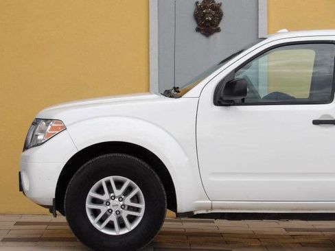 Used 2016 Nissan Frontier SV w/ SV Value Truck Package image 9