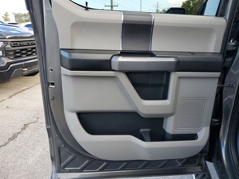 Used 2015 Ford F150 XLT image 15