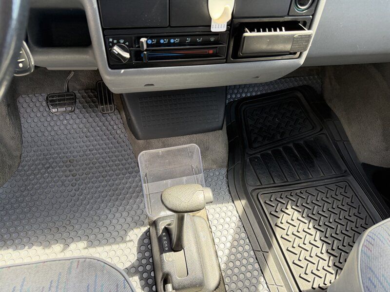 Used 1995 Volkswagen Eurovan Camper FWD image 14