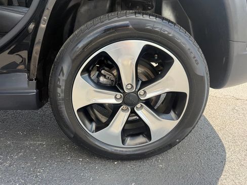 Used 2018 Jeep Compass Latitude AWD/4WD image 35