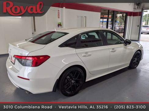 Used 2024 Honda Civic Sport image 4