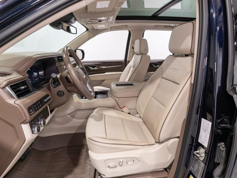 Used 2023 GMC Yukon Denali AWD/4WD image 16