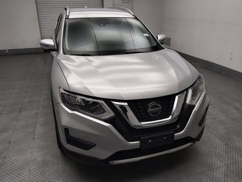 Used 2019 Nissan Rogue SV image 14