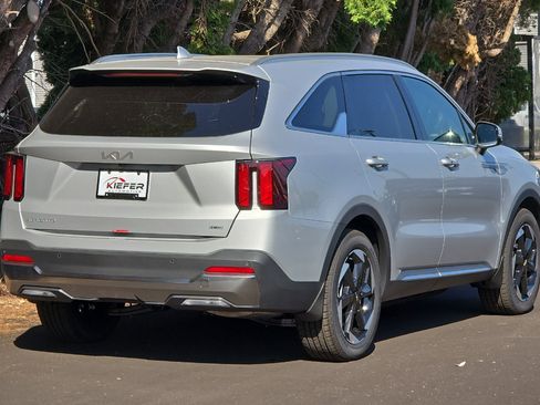 New 2025 Kia Sorento EX w/ EX Panoramic Sunroof Package image 3