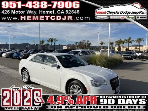 Certified 2023 Chrysler 300 Touring image 1