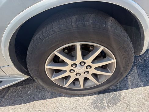 Used 2015 Buick Enclave Leather image 9