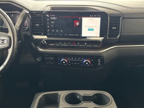Used 2025 GMC Sierra 1500 SLT AWD/4WD image 22
