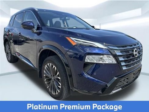 Used 2024 Nissan Rogue Platinum w/ Platinum Premium Package FWD image 4