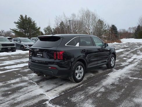 Used 2021 Kia Sorento LX image 8