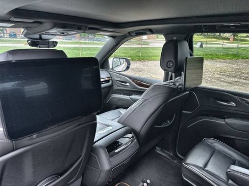 Used 2021 Cadillac Escalade Premium Luxury AWD/4WD image 30