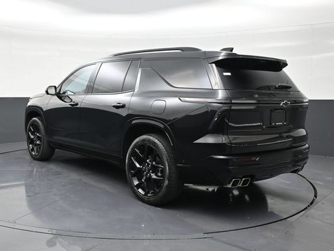 Used 2024 Chevrolet Traverse RS FWD image 3