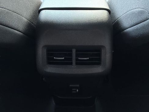 Used 2023 Chevrolet Equinox LS image 14