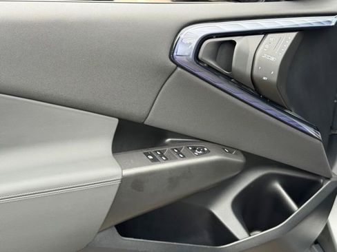 Used 2025 BMW X3 xDrive30i w/ M Sport Package image 18