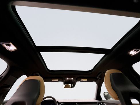 Used 2018 Volvo S90 T5 Momentum w/ Momentum Plus Package image 18