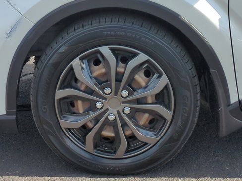 Used 2020 Toyota C-HR LE image 26