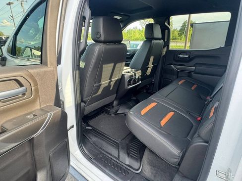Used 2022 GMC Sierra 1500 AT4 w/ AT4 Preferred Package AWD/4WD image 12
