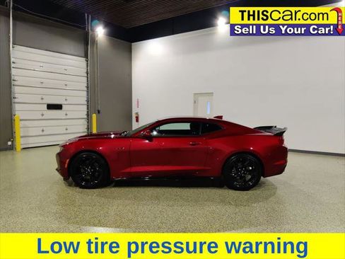 Used 2023 Chevrolet Camaro LT w/ Technology Package RWD image 5