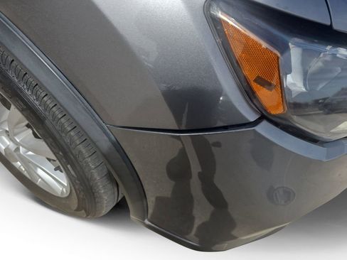 Used 2018 Nissan Rogue SV image 16