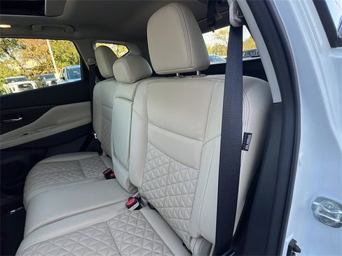 Used 2024 Nissan Murano Platinum w/ Cargo Package image 16