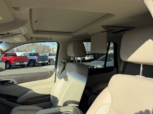 Used 2019 GMC Yukon Denali w/ Open Road Package image 17