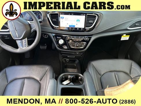 New 2026 Chrysler Pacifica Select image 16