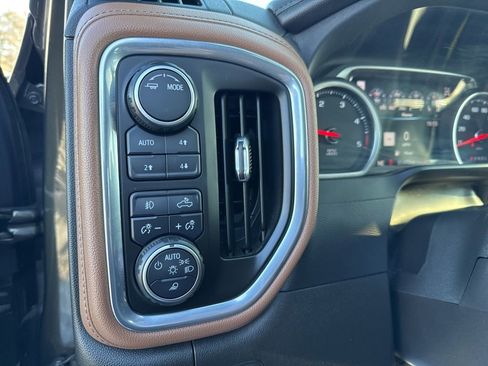 Used 2022 Chevrolet Silverado 2500 High Country w/ Z71 Off-Road Package image 22