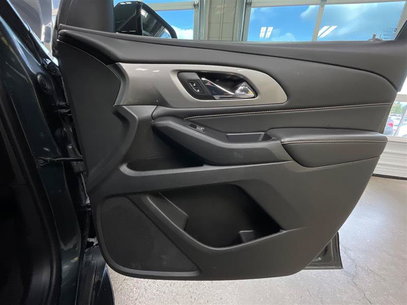 Used 2019 Chevrolet Traverse LT w/ LPO, Black Accent Package FWD image 28