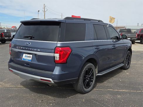 Certified 2023 Ford Expedition XLT image 5