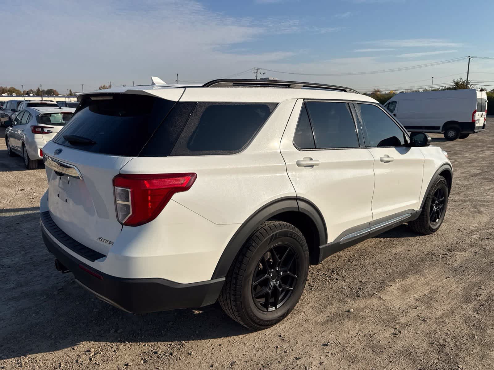 Used 2021 Ford Explorer XLT w/ Equipment Group 202A AWD/4WD image 3