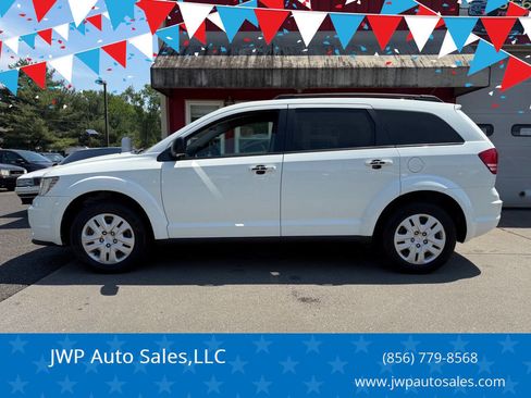 Used 2017 Dodge Journey SE w/ Flexible Seating Group FWD image 1
