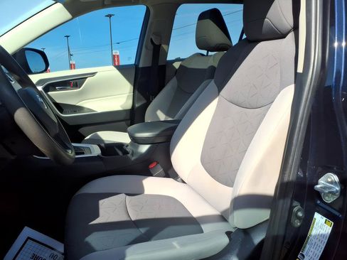 Certified 2022 Toyota RAV4 XLE w/ Convenience Package FWD image 15