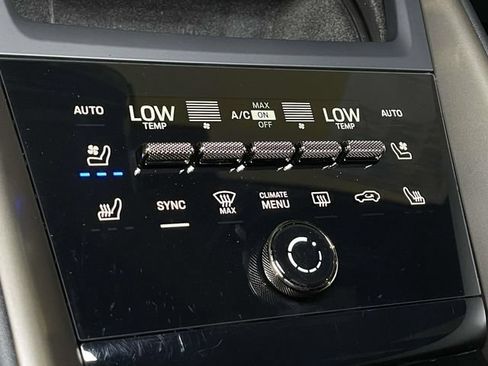Certified 2024 Porsche Macan Turbo Electric AWD/4WD image 33