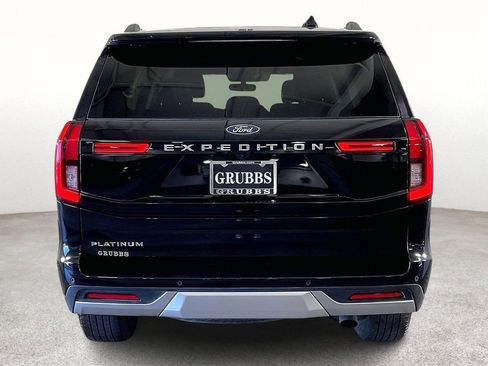 Used 2025 Ford Expedition Platinum image 6