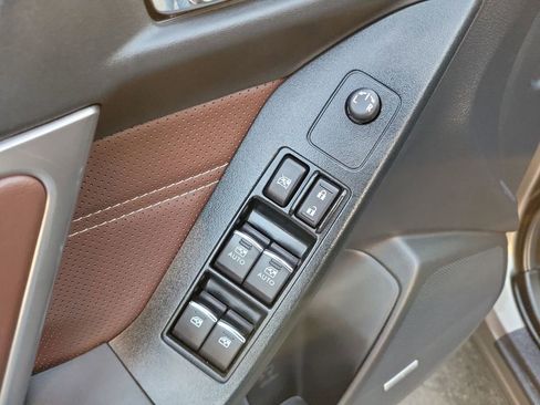 Used 2017 Subaru Forester 2.5i Touring image 21