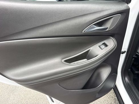 Used 2025 Buick Encore GX Preferred FWD image 9