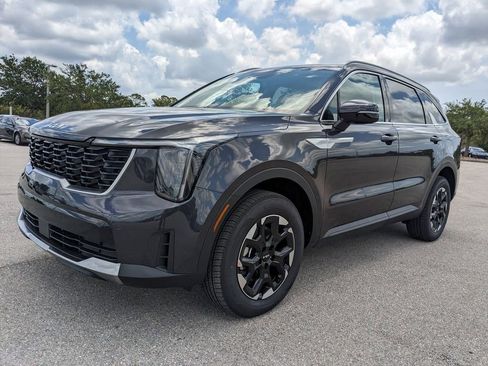 Certified 2025 Kia Sorento S AWD/4WD image 9