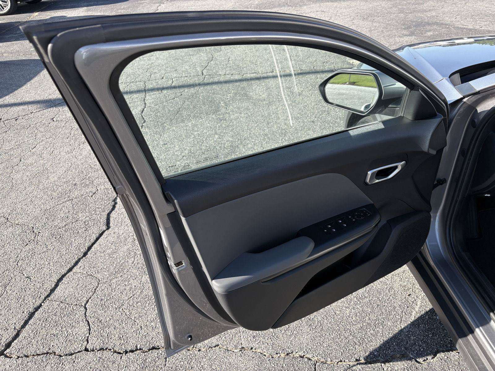 Used 2025 Kia K4 FWD image 22