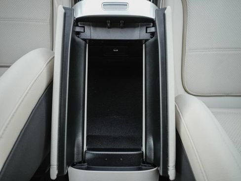 Certified 2025 Mercedes-Benz C 300 4MATIC Sedan image 25